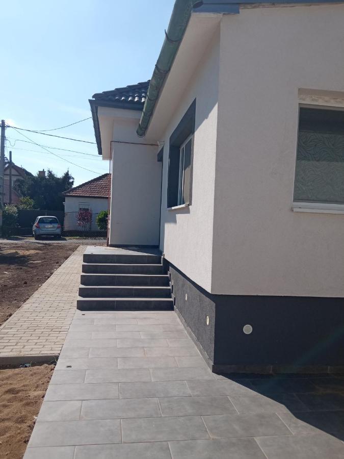 Kiss-Szollosi Vendeghaz II Lola Debrecen Eksteriør bilde